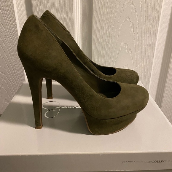 Jessica Simpson Army green heels, size 6 - Picture 2 of 5